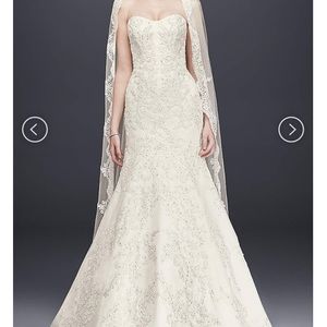 Ivory, Fit and Flare style wedding Dress